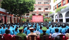 Công an quận Ngô Quyền tổ chức tuyên truyền TTATGT cho hơn 1.100 học sinh Trường THPT Thăng Long