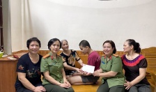 Hội phụ nữ Ban Chuyên đề An ninh Hải Phòng thăm, tặng quà Tết Trung thu cho trẻ em có hoàn cảnh khó khăn