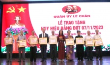 Quận ủy Lê Chân:  Trao tặng Huy hiệu Đảng đợt 7-11 tới 193 đảng viên