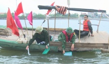 Xã Hoàng Châu thả 10 vạn cua giống xuống biển tái tạo nguồn lợi thủy sản
