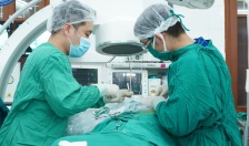 Thành công phẫu thuật nội soi thoát vị đĩa đệm cột sống cổ cho người bệnh