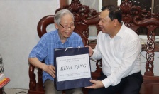 Lãnh đạo quận Hồng Bàng thăm, tặng quà cựu chiến sỹ Điện Biên