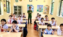 Công an xã Việt Hải (huyện Cát Hải): Tuyên truyền về ATGT cho học sinh Trường Tiểu học Việt Hải 