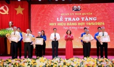 Quận ủy Ngô Quyền Khen thưởng tập thể, cá nhân tiêu biểu trong học tập và làm theo  tư tưởng, đạo đức, phong cách Hồ Chí Minh