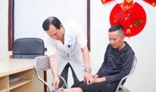 Người được nối chân đứt rời tại Bệnh viện Hữu nghị Việt Tiệp đã tự đi lại được sau 5 tháng phẫu thuật