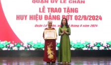 Quận ủy Lê Chân:  Trao tặng Huy hiệu Đảng đợt 2-9 tới 362 đảng viên