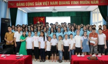 Tuổi trẻ Trường THPT Ngô Quyền trao yêu thương đến thiếu nhi có hoàn cảnh khó khăn