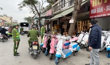 Công an phường Cầu Tre (Ngô Quyền): Ra quân đảm bảo TTATGT, trật tự đường hè, môi trường đô thị 