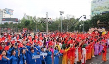 Hơn 3.000 người tham gia diễu hành tại Liên hoan Múa rối Hải Phòng mở rộng lần thứ 3 