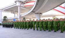 Sẵn sàng hợp luyện chương trình duyệt đội ngũ và diễu hành quần chúng trong Lễ kỷ niệm 70 năm Ngày giải phóng Hải Phòng và Lễ hội Hoa Phượng Đỏ - Hải Phòng 2025