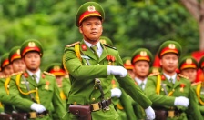 Người dân đất Cảng hào hứng xem lễ duyệt đội ngũ, diều hành lễ kỉ niệm 70 năm giải phóng Hải Phòng