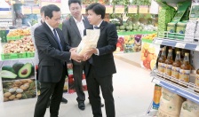 Tăng cường kiểm tra, giám sát, xử lý nghiêm các hoạt động sản xuất, buôn bán hàng giả, bảo vệ quyền lợi người tiêu dùng