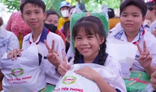 “65 năm Nhựa Tiền Phong - Dòng chảy khát vọng”: Kỳ 2. Hành trình sẻ chia - 65 năm tạo nên thương hiệu cộng đồng
