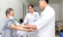 Bệnh viện Hữu nghị Việt Tiệp chinh phục “bài toán khó” phù bạch mạch bằng kỹ thuật siêu vi phẫu