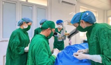 Bệnh viện Mắt Hải Phòng cấp cứu kịp thời ca chấn thương xuyên nhãn cầu nguy kịch 