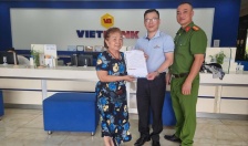 Công an phường Cầu Tre: Hướng dẫn trả lại 300 triệu đồng do chuyển nhầm tài khoản 