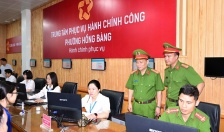 Phòng Cảnh sát QLHC về TTXH thành lập 8 tổ công tác kiểm tra, hướng dẫn giải quyết thủ tục hành chính