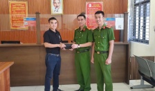 CAP Lê Chân kịp thời tìm lại tài sản trao trả cho người dân đánh rơi
