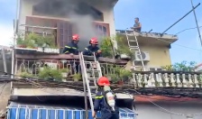Nhanh chóng dập tắt đám cháy nhà dân tại phường Lê Chân vào sáng sớm