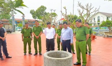 Bàn giao lại cổ vật thống đá bị mất cắp cho đình Văn Cú (phường An Hải)   