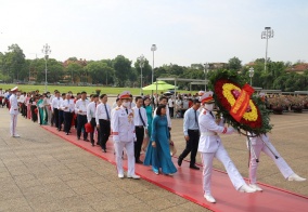 Huyện Vĩnh Bảo tổ chức Lễ báo công dâng Bác tại quảng trường Ba Đình 