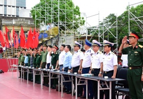 Phó chủ tịch UBND thành phố Hoàng Minh Cường và lãnh đạo CATP kiểm tra công tác hợp luyện diễu binh, diễu hành chào mừng kỷ niệm 70 năm giải phóng Hải Phòng – thành phố Anh hùng