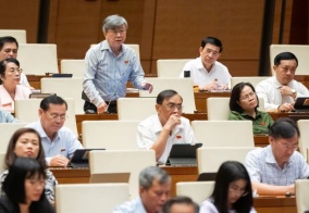 Dạy thêm, học thêm; tổ chức kỳ thi vào lớp 10 nóng hội trường Quốc hội