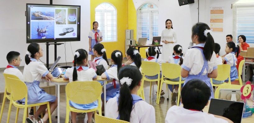 Tăng cường hiệu quả quản lý, dạy và học thông qua ứng dụng thiết bị dạy học số và thư viện số