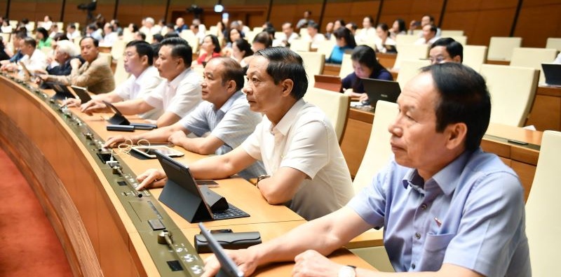  Quốc hội thảo luận về phát triển KTXH      	Đề xuất  giải pháp khơi thông các động lực tăng trưởng mới
