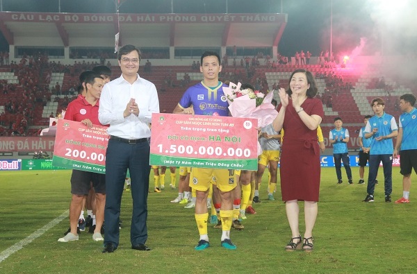 Giải bóng đá tứ hùng Cúp Sâm Ngọc Linh Kon Tum K5 năm 2022: Hà Nội FC giành chức vô địch