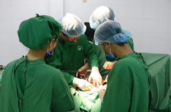 Bệnh viện Kiến An: Phẫu thuật thành công ca đứt gân duỗi ngón bàn tay trái