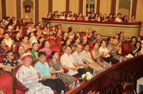 Liên hoan nghệ thuật diễn xướng chầu văn năm 2023 và trình diễn trang phục một số giá đồng