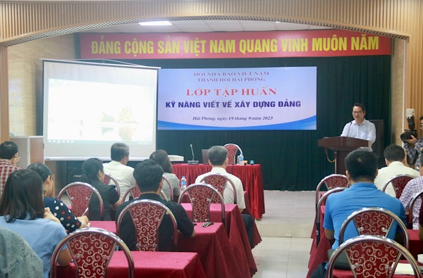 Tập huấn kỹ năng viết về Xây dựng Đảng dành cho các hội viên, nhà báo trên địa bàn thành phố