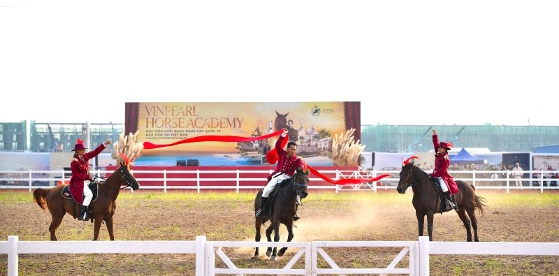 Vinhomes Royal Island ra mắt Học viện cưỡi ngựa Vinpearl Horse Academy Vũ Yên, Phố đi bộ Công viên Vũ Yên- Khai mở điểm đến mới tại Đông Bắc bộ