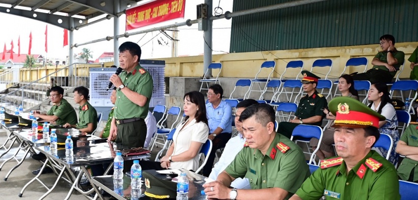 Lễ ra mắt lực lượng tham gia bảo vệ an ninh, trật tự ở cơ sở tại huyện An Dương đã sẵn sàng 
