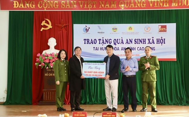 Mang Tết ấm yêu thương đến với người dân huyện Hoà An, tỉnh Cao Bằng