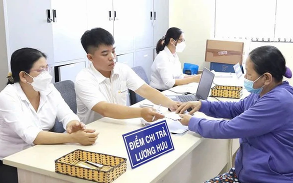 Thủ tướng chỉ đạo chi trả lương hưu tháng 5 sớm